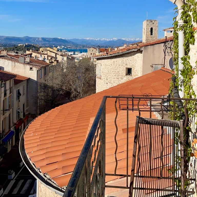 Antibes Old Town Rooftop Sea-View 1BR Apt with Terrace - Appartamento con 1 Camera da Letto - 2