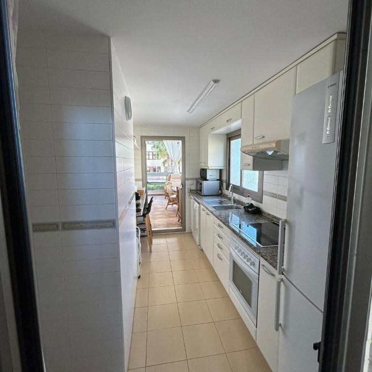 Magnifica ubicación ,amplio ,luminoso, a 50 m de la playa - Apartamento de 2 dormitorios con terraza y vistas al mar - 36