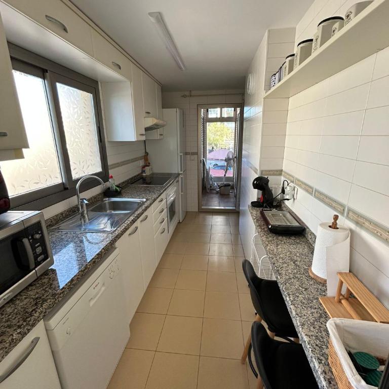Magnifica ubicación ,amplio ,luminoso, a 50 m de la playa - Apartamento de 2 dormitorios con terraza y vistas al mar - 42