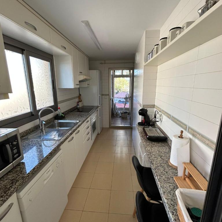 Magnifica ubicación ,amplio ,luminoso, a 50 m de la playa - Apartamento de 2 dormitorios con terraza y vistas al mar - 47