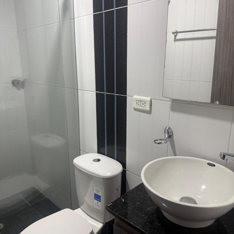 Hospedate en el Eje Cafetero - Two-Bedroom Apartment with Balcony and Terrace - 5