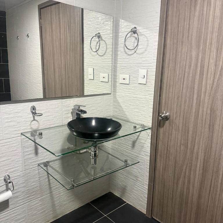 Hospedate en el Eje Cafetero - Two-Bedroom Apartment with Balcony and Terrace - 11