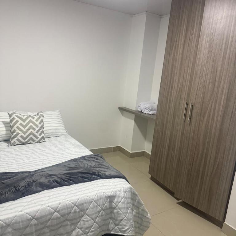 Hospedate en el Eje Cafetero - Two-Bedroom Apartment with Balcony and Terrace - 16