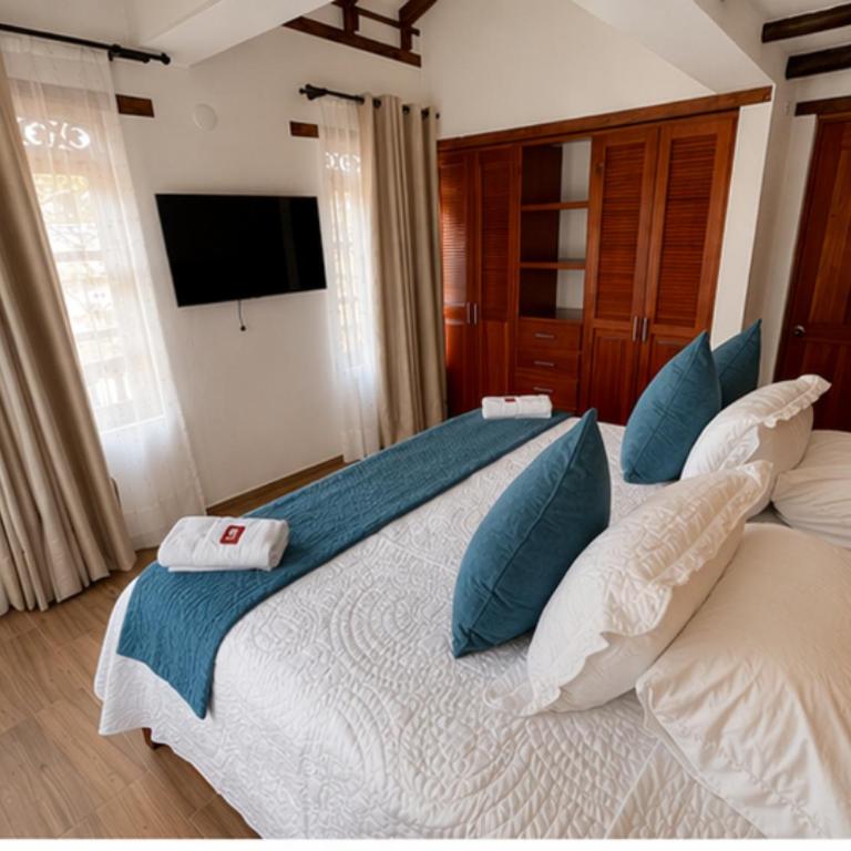 Hotel Boutique Cenit - King Suite with Spa Bath - 3