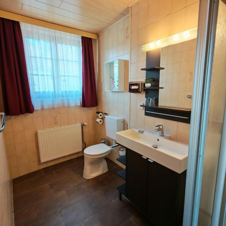 Hotel Kärntnerhof Velden - Zum Schankbaron - Familienzimmer mit Balkon - 4