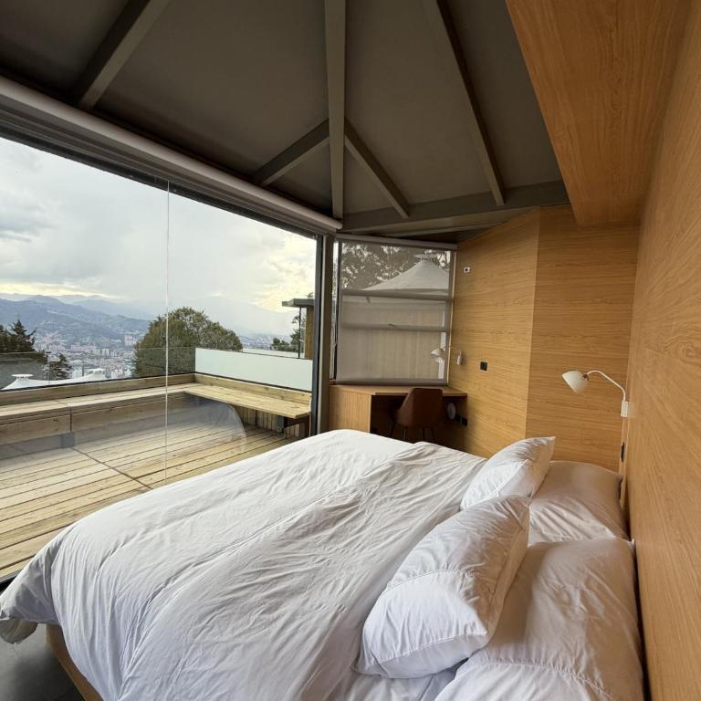 Modern Vista Cabin, Jacuzzi, Terrace, Views - One-Bedroom House - 4