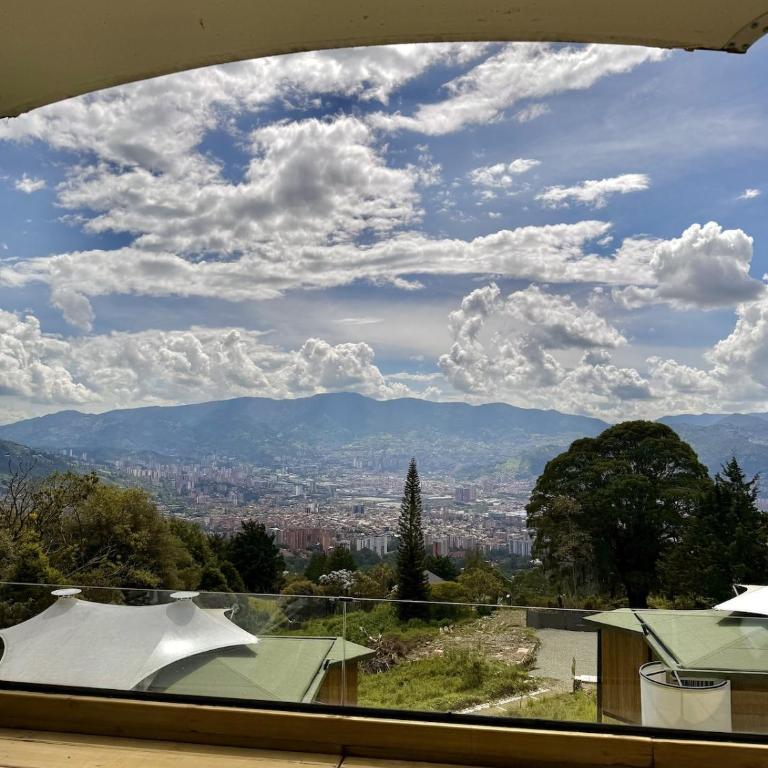 Modern Vista Cabin, Jacuzzi, Terrace, Views - One-Bedroom House - 9