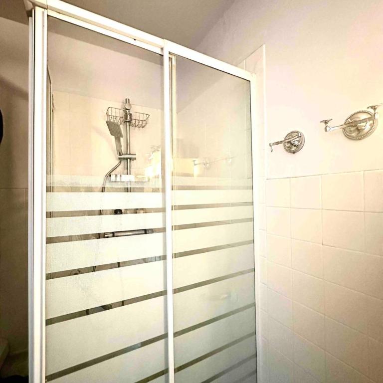 Le Tina - balcon et vue sur les toits de Paris - Appartement 1 Chambre - 17