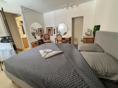 Bel appartement 2 chambres au calme centre Arenes - Two-Bedroom Apartment - 17