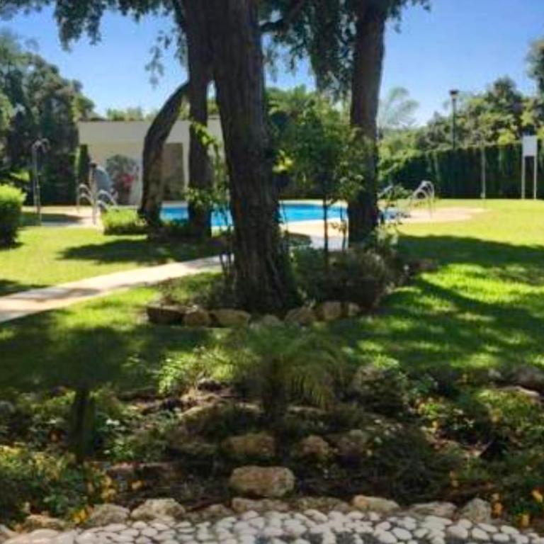 Charming Pet-Friendly Beach Apartment with Private Garden & Pool Access - Apartamento de 2 dormitorios - 60