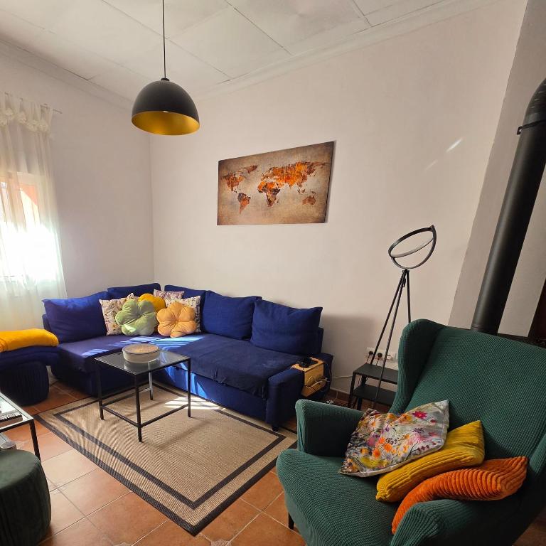 Holiday House - Casa de Monica - Four-Bedroom House - 8