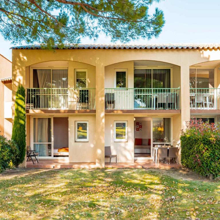Résidence Pierre & Vacances Les Rives de Cannes Mandelieu - Appartement Supérieur 1 Chambre avec Coin Nuit dans Alcôve et Terrasse ou Balcon (6 Personnes) - Vue sur Rivière - 3