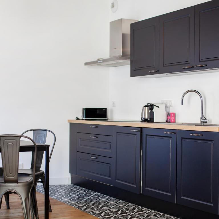 Appartements Rue Bonaparte, quartier Citadelle place Foch - Appartement 1 Chambre avec Terrasse - 12