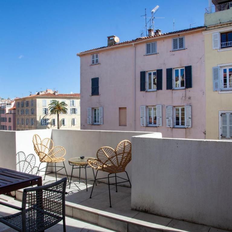 Appartements Rue Bonaparte, quartier Citadelle place Foch - Appartement 1 Chambre avec Terrasse - 14