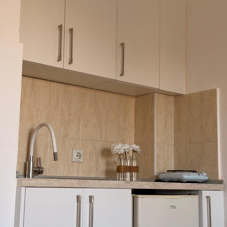 Antonios Apartments - Deluxe Room - 9
