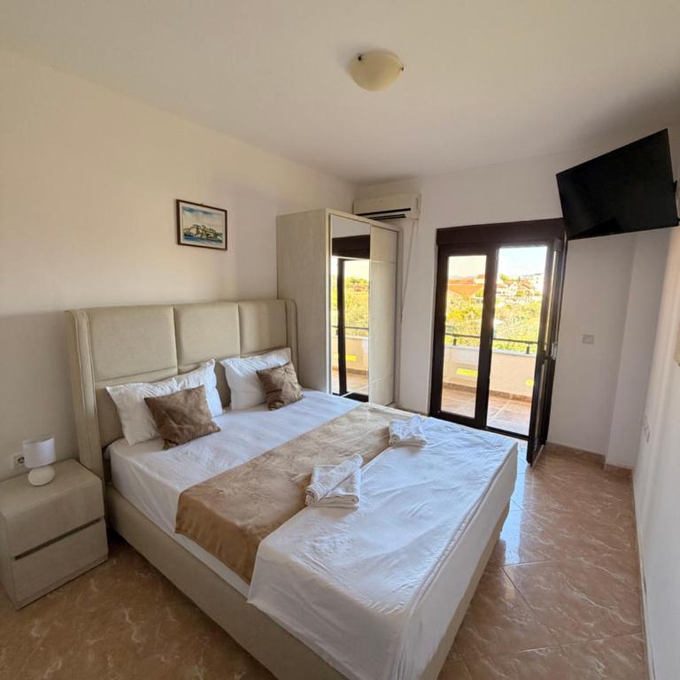 Antonios Apartments - Deluxe Room - 7