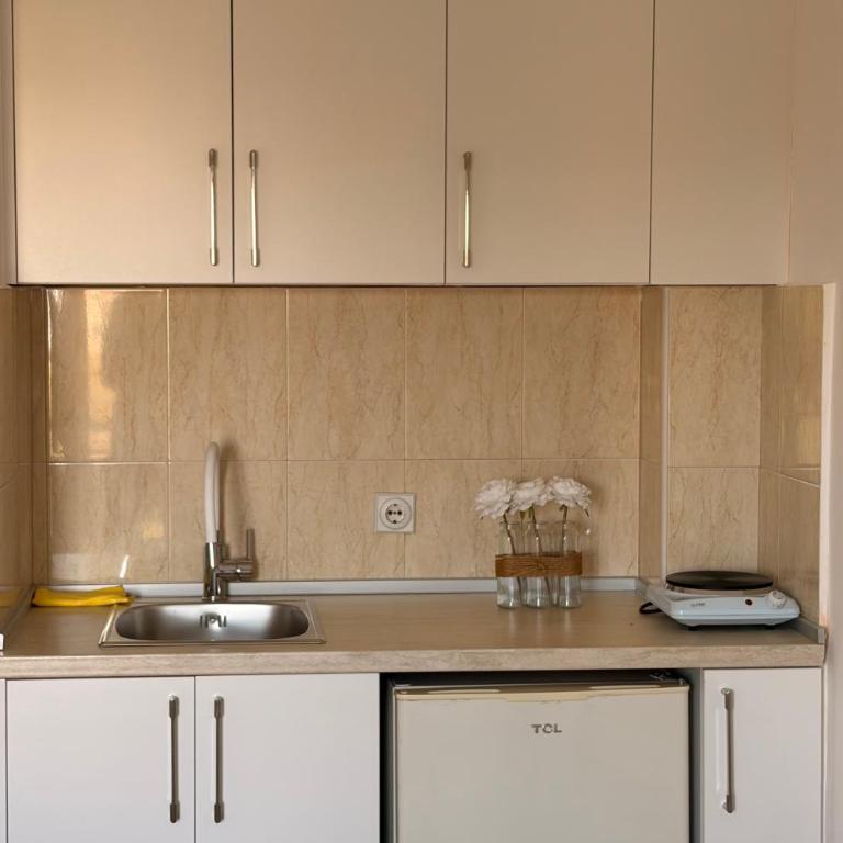Antonios Apartments - Deluxe Room - 6
