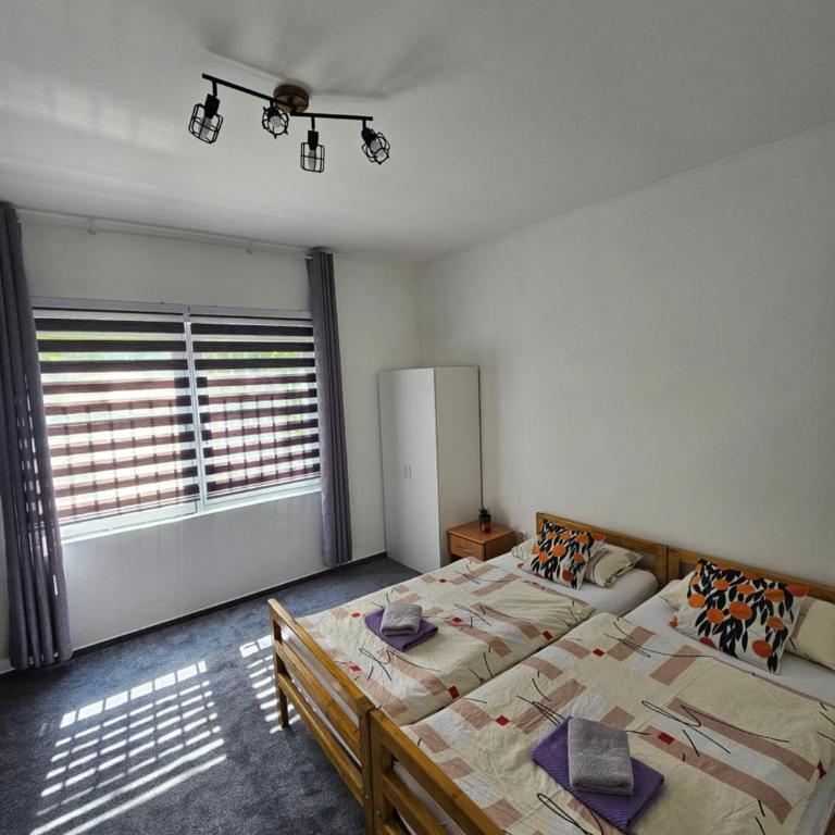 Apartment Bisić with private parking - Niskobudžetna Dvokrevetna Soba sa Bračnim Krevetom/Zasebnim Krevetima - 4