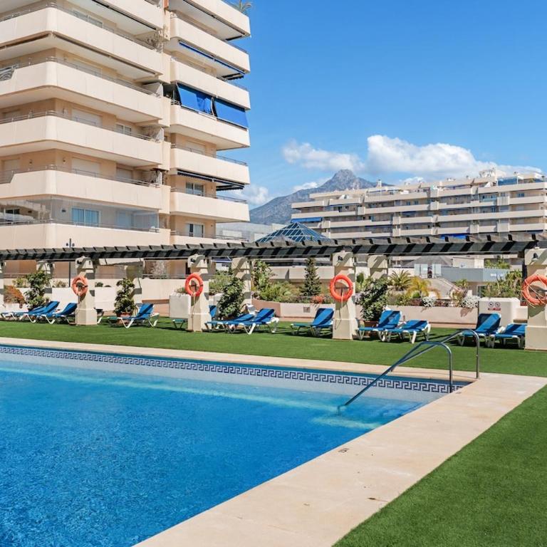 MARBELLA HOME RENTALS - Marina Banus, Puerto Banús, 2BR Comfortable, Pool & Parking - Apartamento de 2 dormitorios - 21
