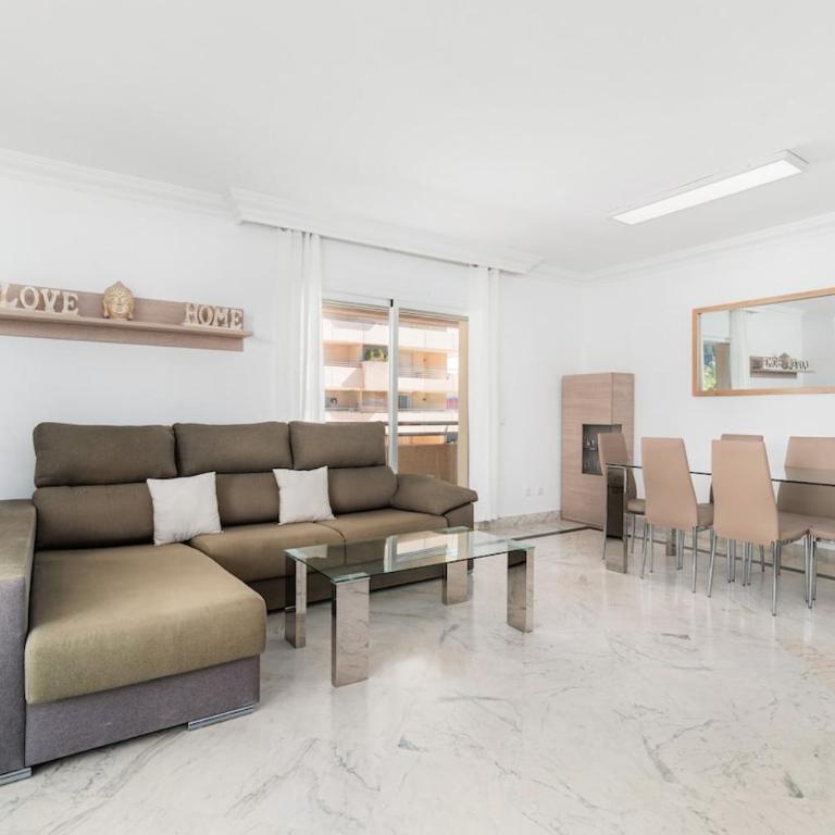 MARBELLA HOME RENTALS - Marina Banus, Puerto Banús, 2BR Comfortable, Pool & Parking - Apartamento de 2 dormitorios - 16