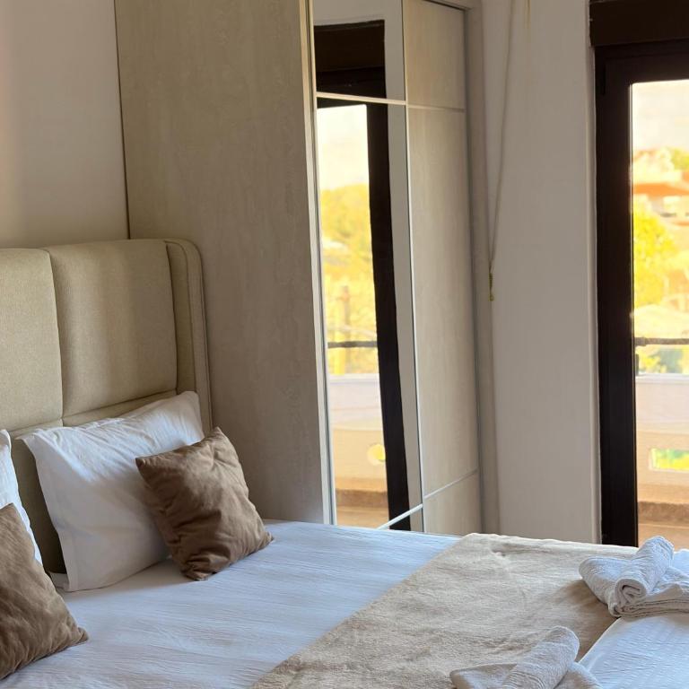 Antonios Apartments - Deluxe Room - 3