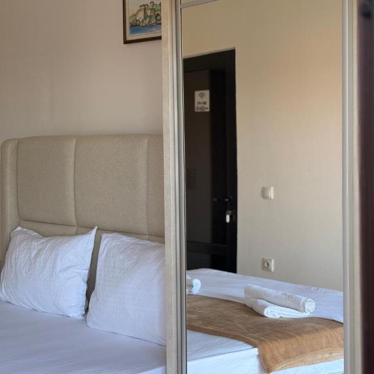 Antonios Apartments - Deluxe Room - 2