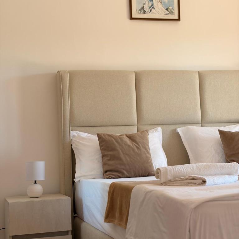 Antonios Apartments - Deluxe Family Suite - 12