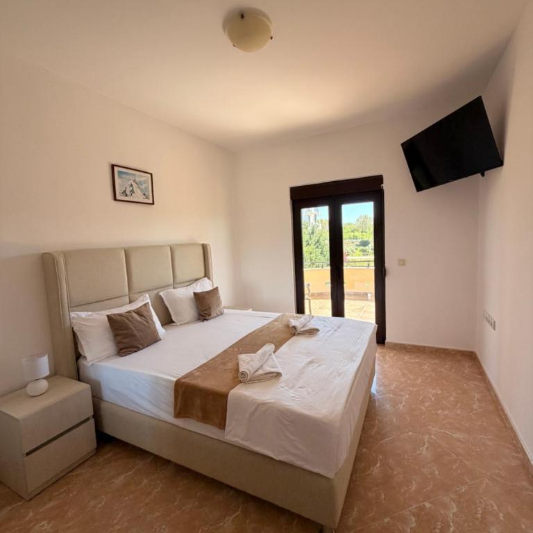 Antonios Apartments - Deluxe Family Suite - 11