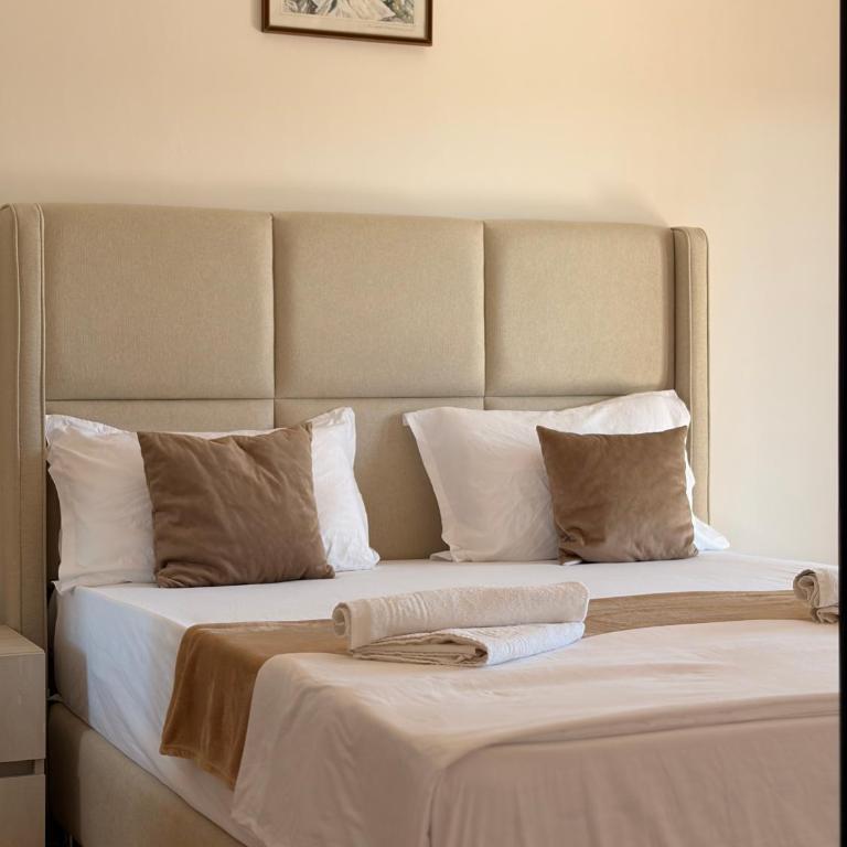 Antonios Apartments - Deluxe Family Suite - 3