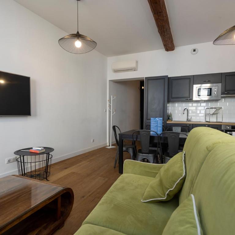 Appartements Rue Bonaparte, quartier Citadelle place Foch - Appartement 2 Chambres - Vue sur Ville - 10