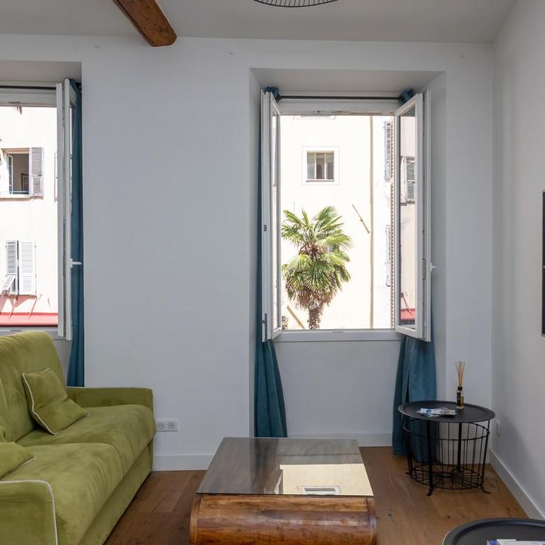 Appartements Rue Bonaparte, quartier Citadelle place Foch - Appartement 2 Chambres - Vue sur Ville - 8
