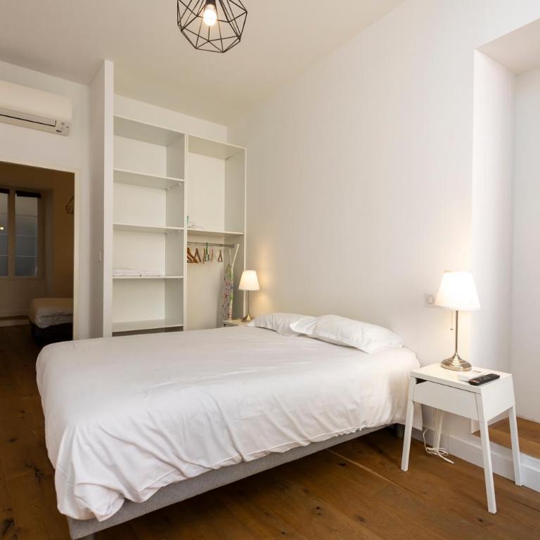 Appartements Rue Bonaparte, quartier Citadelle place Foch - Appartement 2 Chambres - Vue sur Ville - 16
