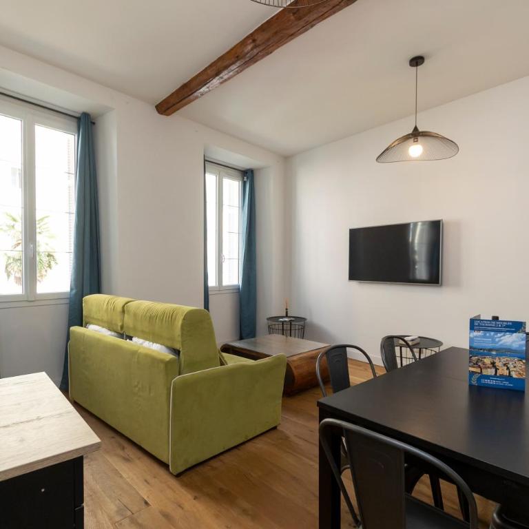 Appartements Rue Bonaparte, quartier Citadelle place Foch - Appartement 2 Chambres - Vue sur Ville - 17
