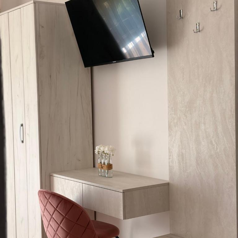 Antonios Apartments - Triple Room with Terrace - 11