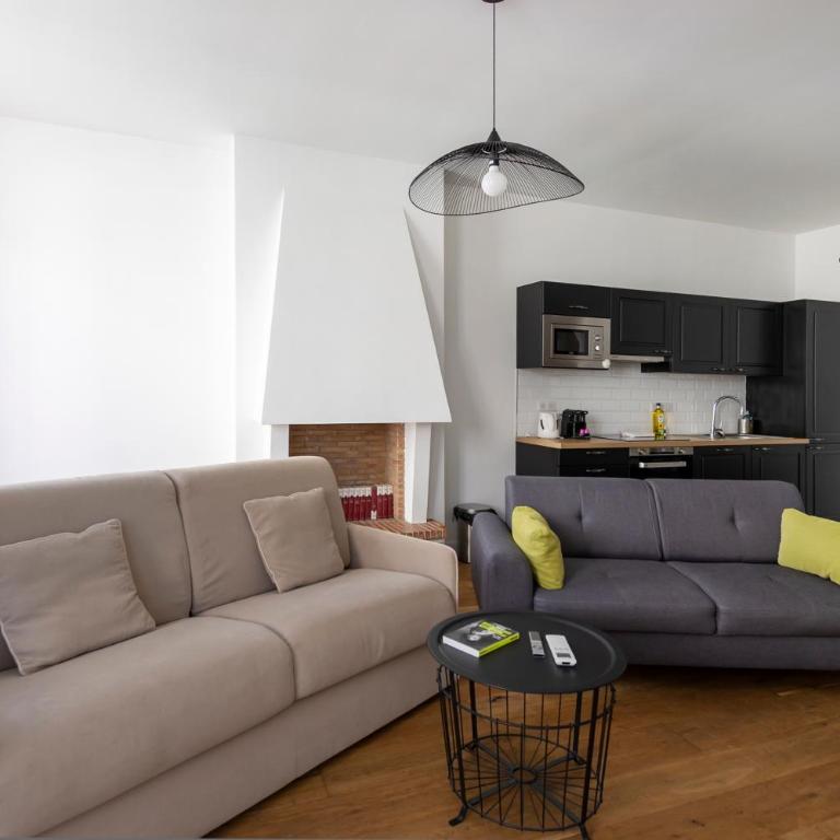 Appartements Rue Bonaparte, quartier Citadelle place Foch - Appartement 2 Chambres avec Balcon - 22