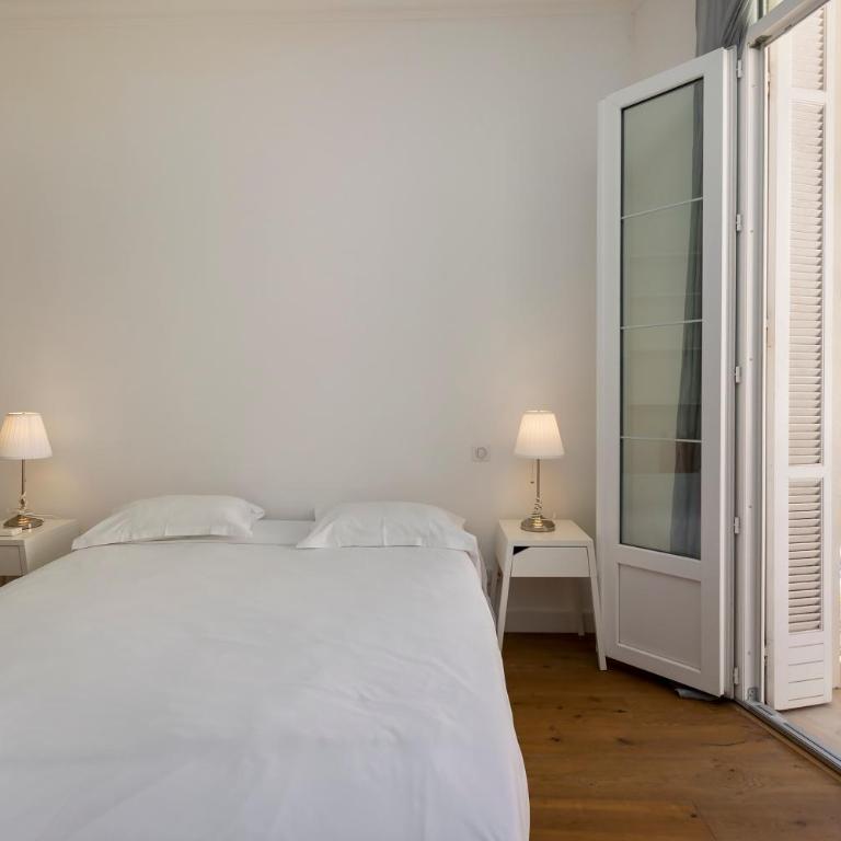 Appartements Rue Bonaparte, quartier Citadelle place Foch - Appartement 2 Chambres avec Balcon - 15