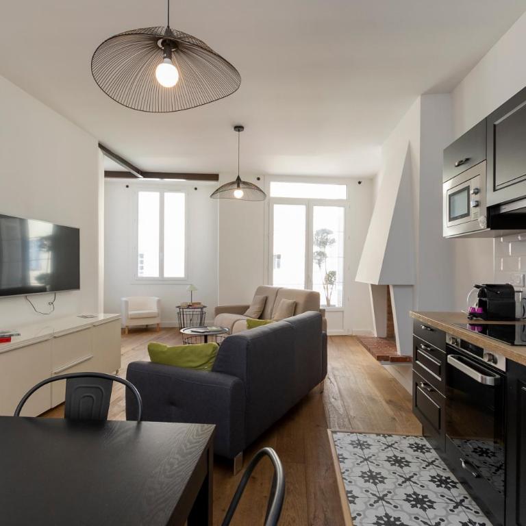 Appartements Rue Bonaparte, quartier Citadelle place Foch - Appartement 2 Chambres avec Balcon - 12