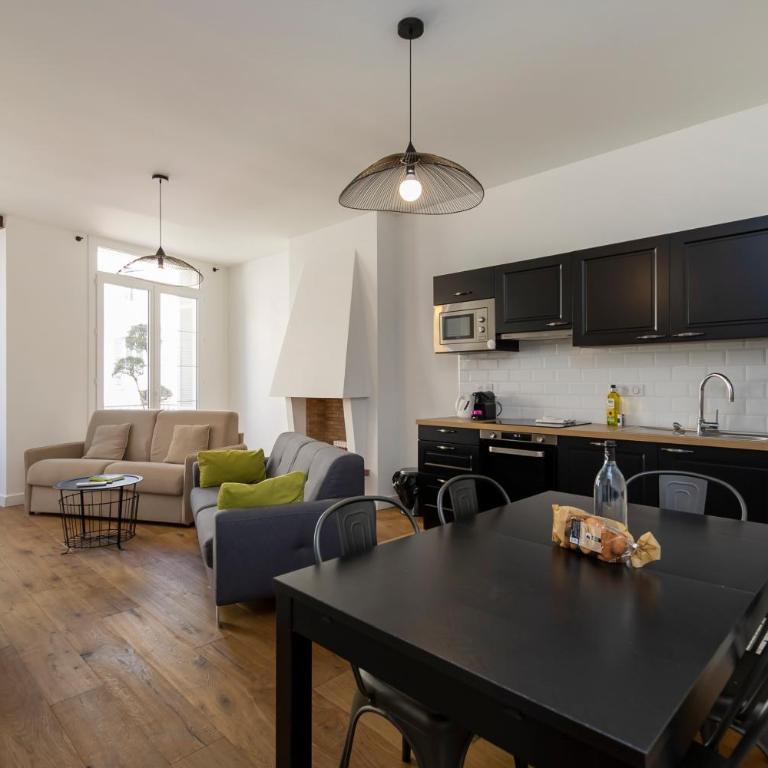 Appartements Rue Bonaparte, quartier Citadelle place Foch - Appartement 2 Chambres avec Balcon - 9