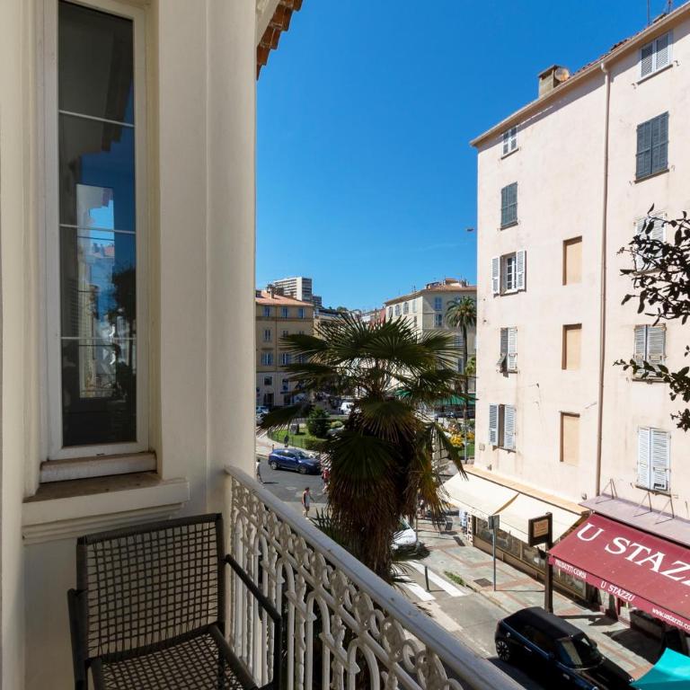 Appartements Rue Bonaparte, quartier Citadelle place Foch - Appartement 2 Chambres avec Balcon - 24