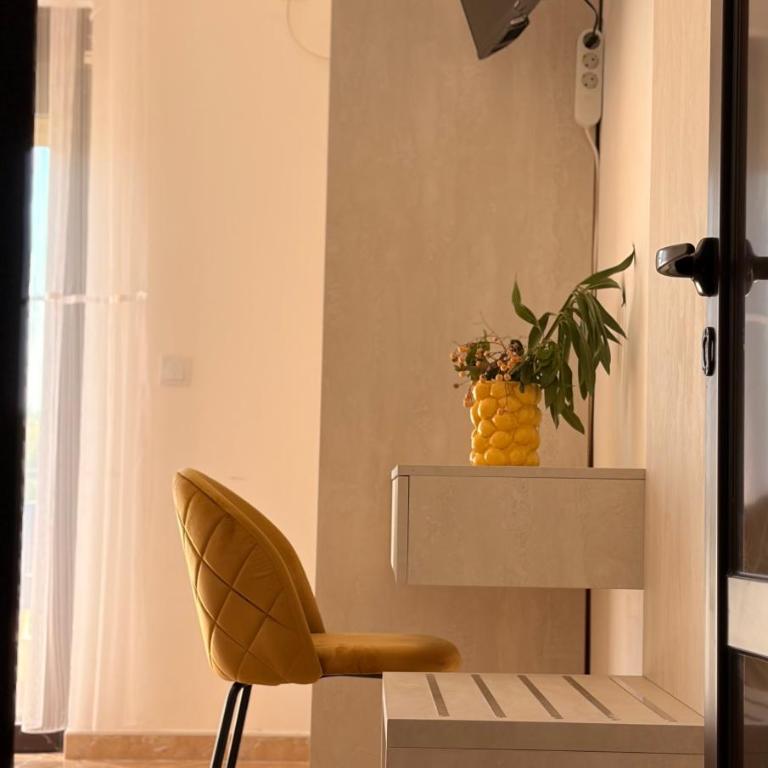 Antonios Apartments - Quadruple Room with Terrace - 11