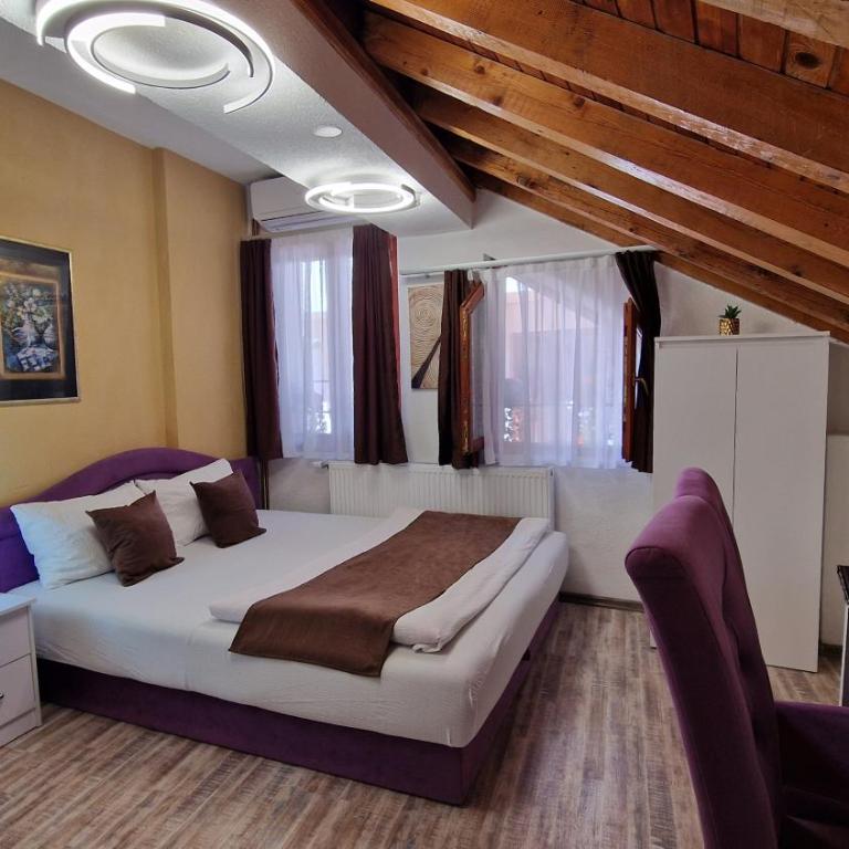 Pansion Oscar Summer Garden - Double Room with Extra Bed - 2