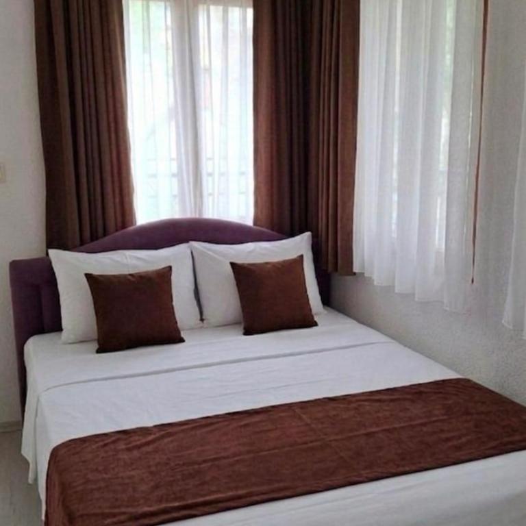 Pansion Oscar Summer Garden - Double Room with Balcony - 2