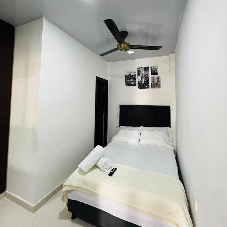 Moderno apartaestudio amoblado con parqueadero - One-Bedroom Apartment - 7