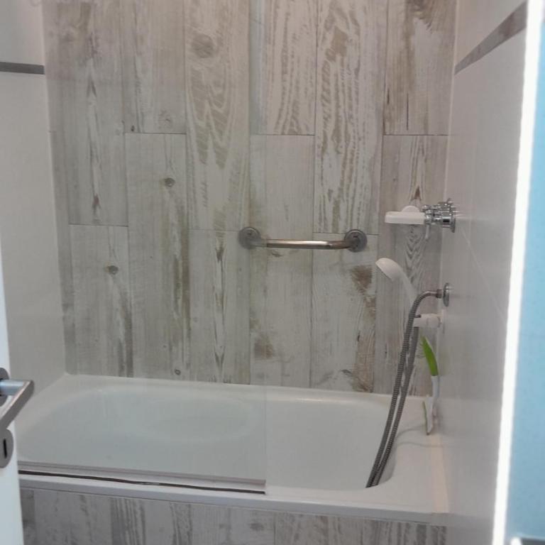 CLAREMAR, Departamentos frente al mar, Mar del Plata - Apartamento de 2 dormitorios con balcón y vistas al mar - 2
