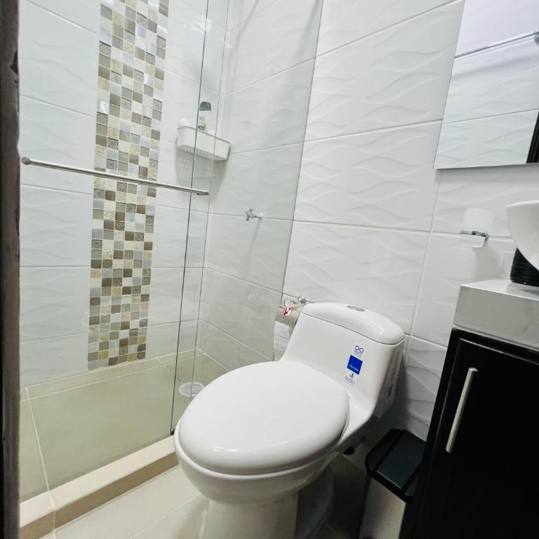 Moderno apartaestudio amoblado con parqueadero - One-Bedroom Apartment - 11