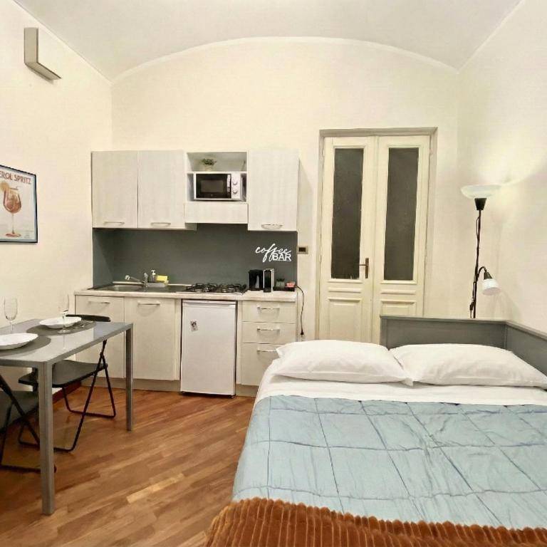 Casetta di Tommy Downtown Studio Metro and AC - Two-Bedroom Apartment - 9