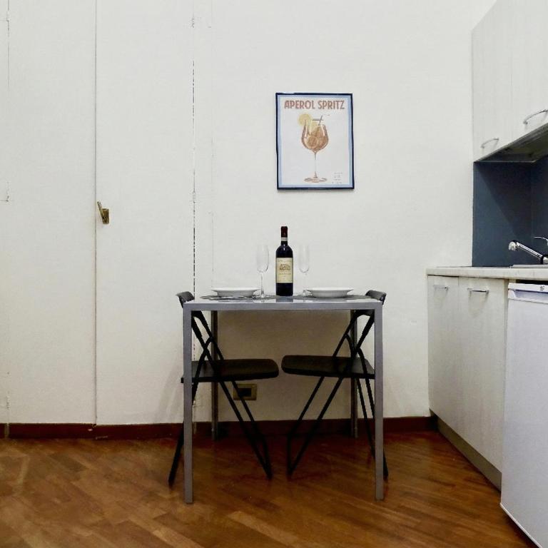 Casetta di Tommy Downtown Studio Metro and AC - Two-Bedroom Apartment - 20