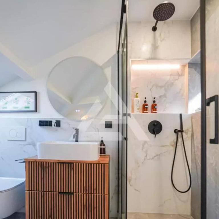 Monte Carlo Monaco Border - luxury, modern, cozy with home feelings and See View - Two-Bedroom Apartment - 16