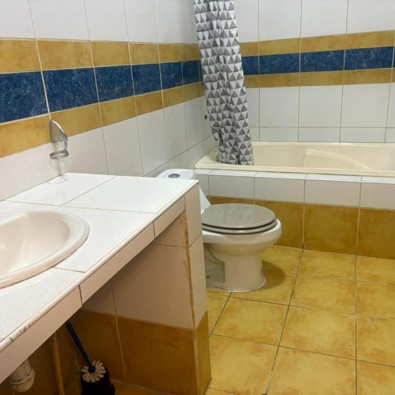 La Lagartija Iquitos - Habitación Compartida Mixta - 4 camas - 5