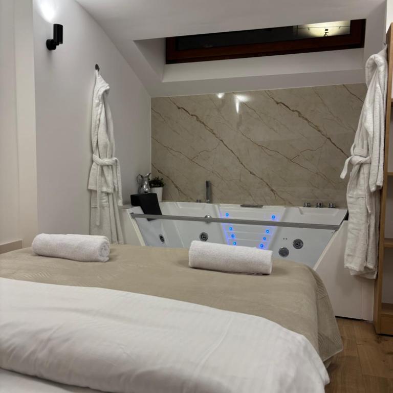 EPICENTAR Luxury Jacuzzi & Sauna Apartment in Baščaršija - Private Spa Experience - Apartman sa 1 Spavaćom Sobom - 11